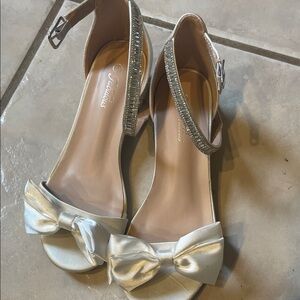 Link White Bow Dress Shoes with Rhinestone Strap